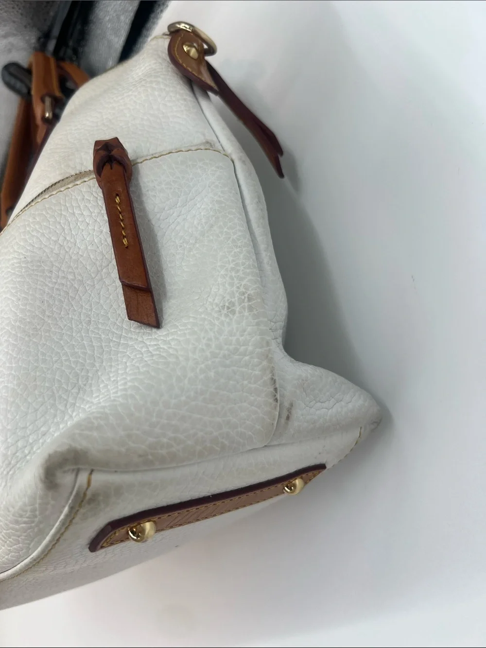 N/A stylish white